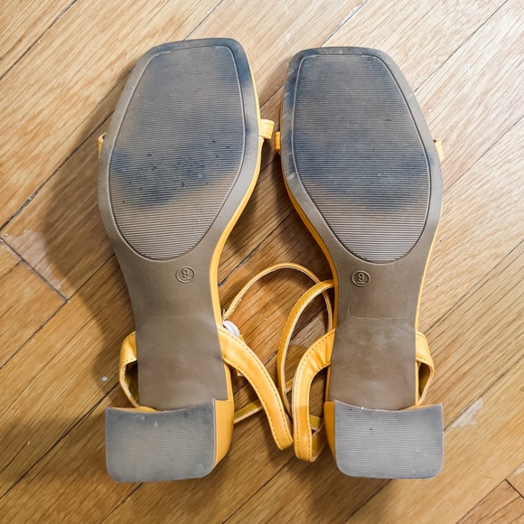Journee Collection - Yellow Chastity Sandal - Picture 5 of 7